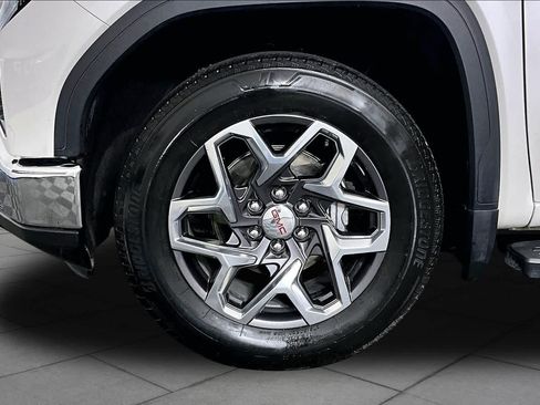 Used 2024 GMC Sierra 1500 SLT RWD image 10