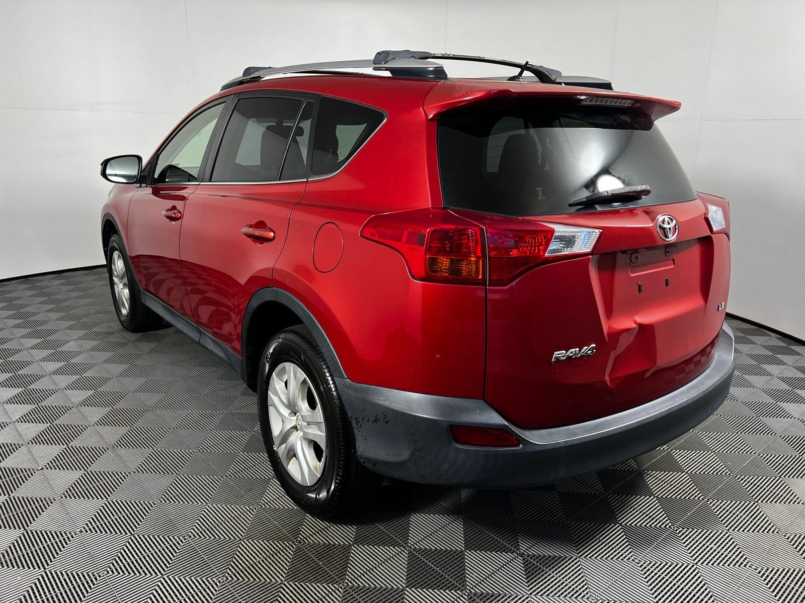 Used 2014 Toyota RAV4 LE FWD image 7