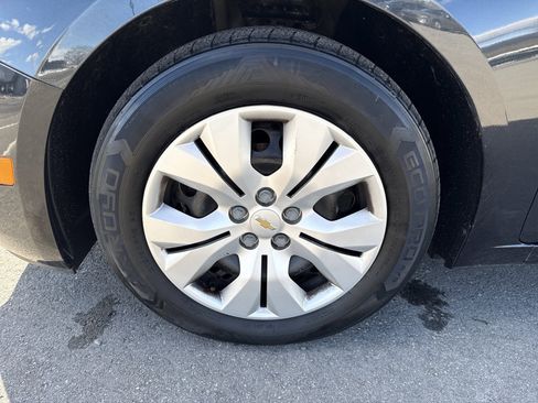 Used 2016 Chevrolet Cruze LS image 11