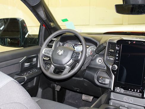 New 2026 RAM 2500 Big Horn AWD/4WD image 13