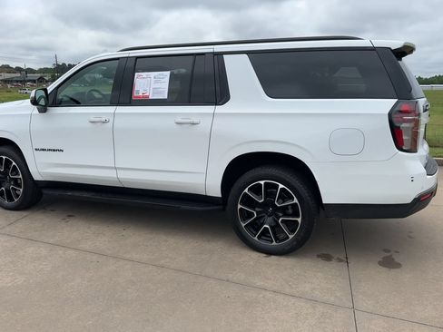 Used 2022 Chevrolet Suburban RST w/ Luxury Package AWD/4WD image 7