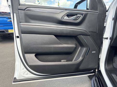 Used 2022 Chevrolet Suburban RST w/ Luxury Package image 19