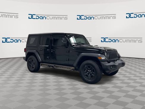 Used 2024 Jeep Wrangler Unlimited Sport AWD/4WD image 2