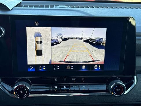 Used 2023 Chevrolet Colorado Trail Boss w/ Technology Package image 23