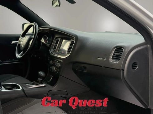 Used 2022 Dodge Charger SXT RWD image 18