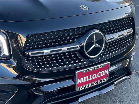 Used 2021 Mercedes-Benz GLB 250 4MATIC image 31