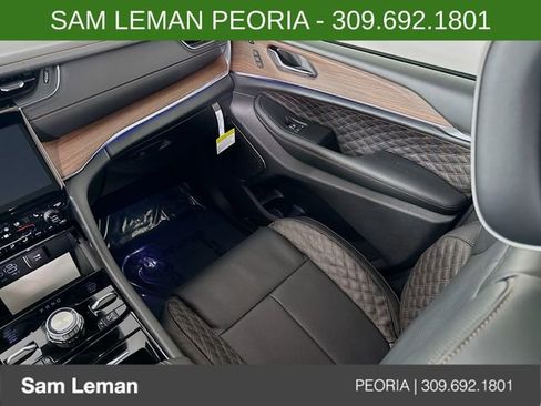 New 2025 Jeep Grand Cherokee Summit w/ Obsidian Package image 24