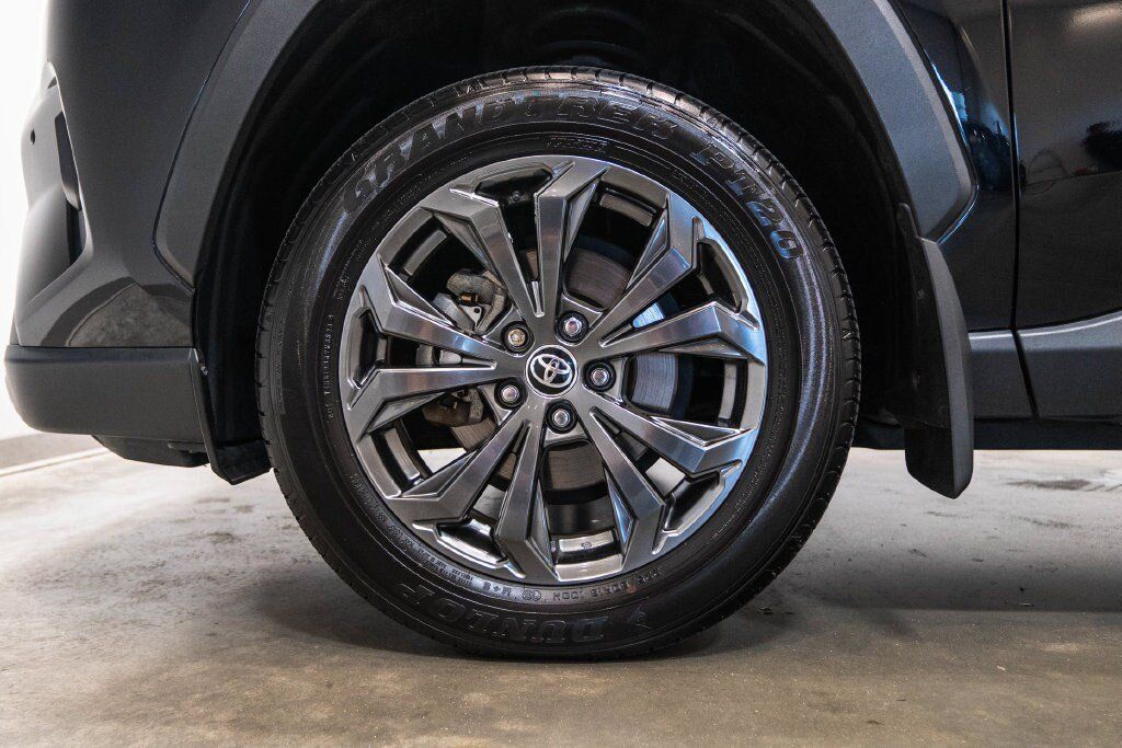 Used 2023 Toyota RAV4 Limited AWD/4WD image 11