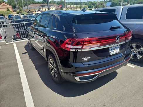 Used 2026 Volkswagen Atlas Cross Sport SE AWD/4WD image 3