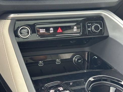 Certified 2025 Audi Q5 Premium w/ Convenience Package AWD/4WD image 31