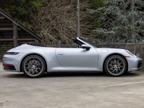 Certified 2022 Porsche 911 Carrera image 12