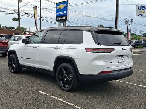 Used 2022 Jeep Grand Cherokee L Laredo AWD/4WD image 4