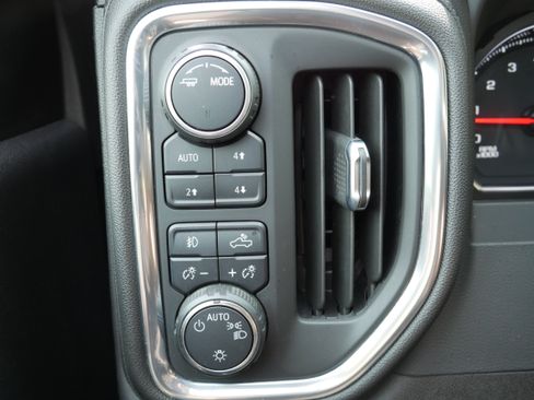 Certified 2022 Chevrolet Silverado 2500 LT w/ Convenience Package AWD/4WD image 29