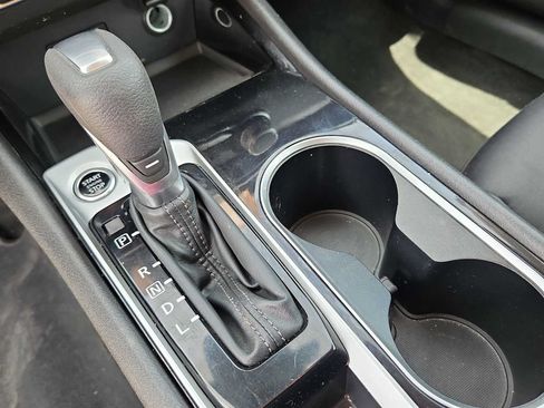 Used 2024 Nissan Altima 2.5 SV FWD image 21
