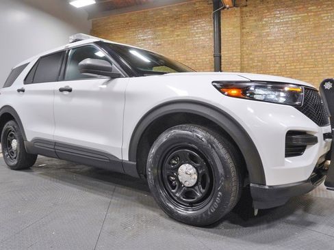 Used 2020 Ford Explorer Police AWD Red/Blue Lightbar a image 8