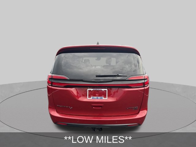 Certified 2025 Chrysler Pacifica Limited w/ Trailer Tow Group AWD/4WD image 5