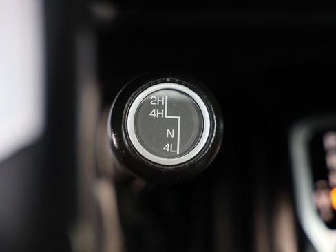 Used 2020 Jeep Wrangler Unlimited Sahara AWD/4WD image 31