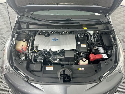 Used 2018 Toyota Prius Two w/ Prius Two Safety Plus Package FWD image 31