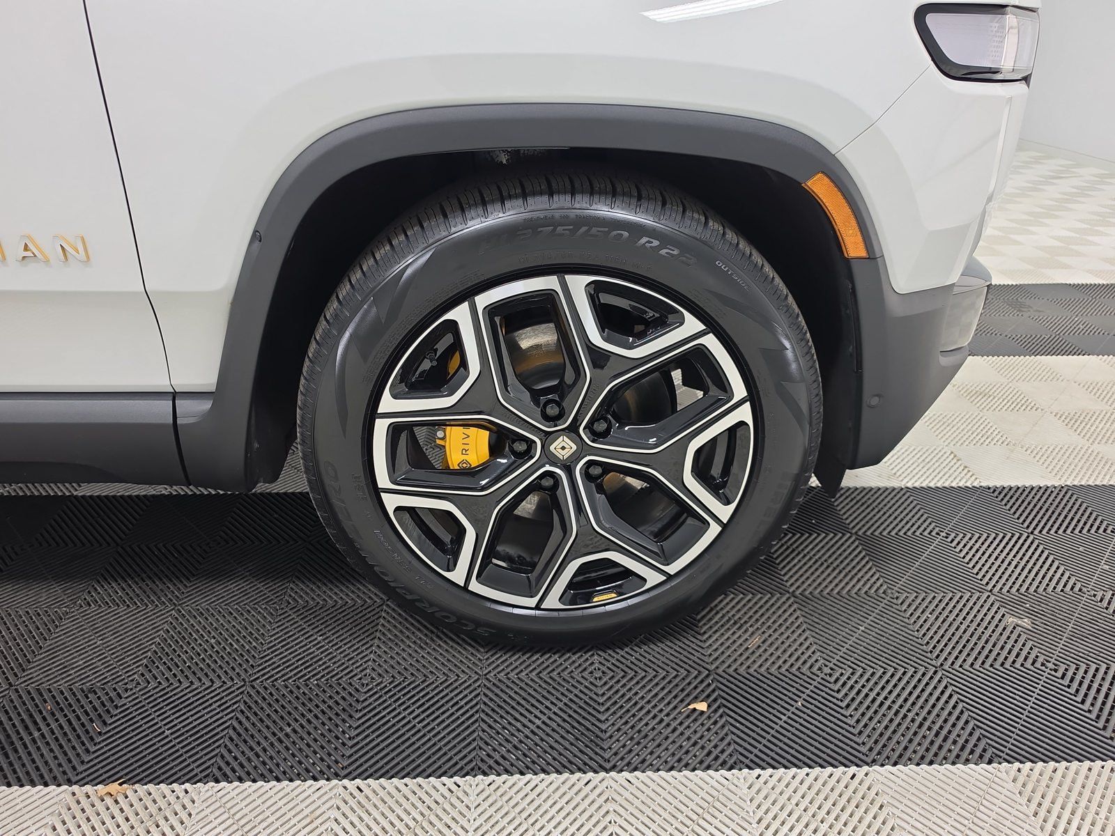 Used 2024 Rivian R1S Adventure Quad AWD/4WD image 11