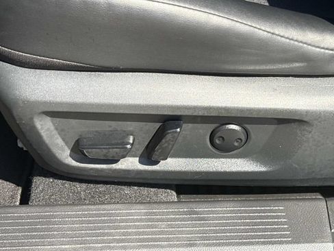 Used 2023 Nissan Rogue SV w/ SV Premium Package FWD image 18