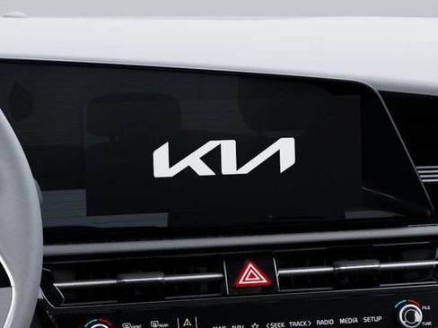 Certified 2025 Kia Niro SX Touring FWD image 20