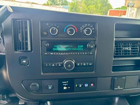 Used 2022 Chevrolet Express 2500 w/ Driver Convenience Package RWD image 17