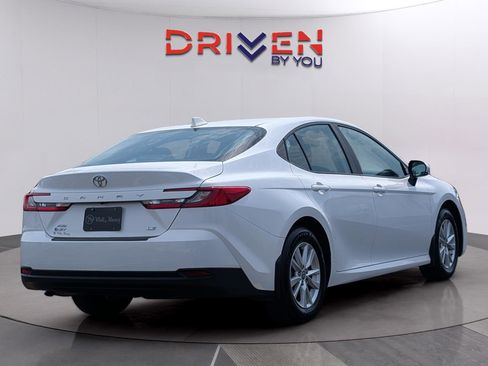 Used 2025 Toyota Camry LE w/ Convenience Package AWD/4WD image 5