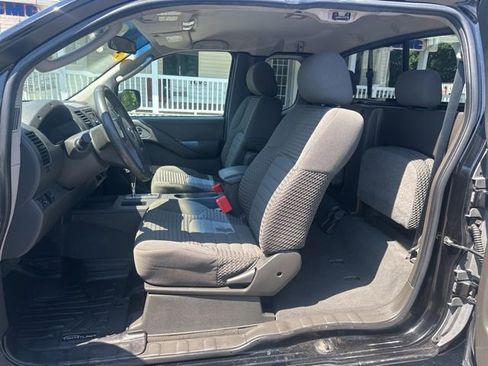 Used 2008 Nissan Frontier SE w/ SE Value Truck Pkg AWD/4WD image 12