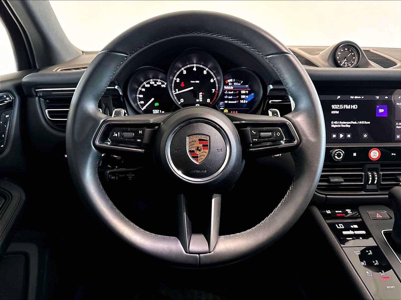Used 2026 Porsche Macan AWD/4WD image 18