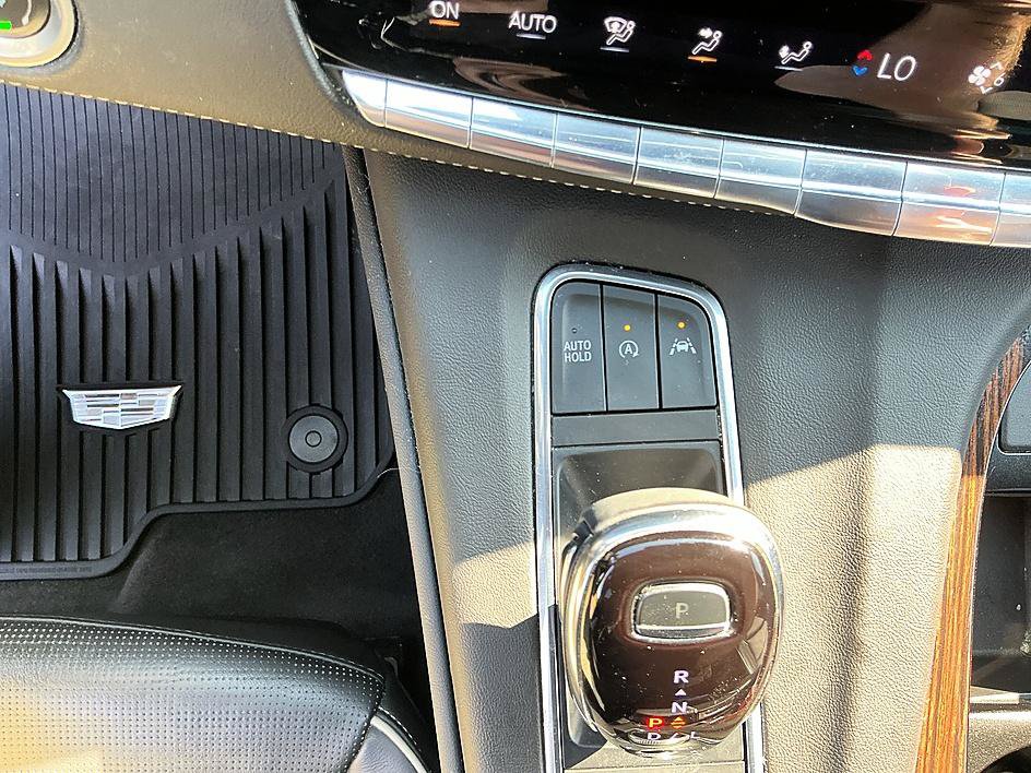 Used 2022 Cadillac Escalade Premium Luxury w/ Performance Package AWD/4WD image 19
