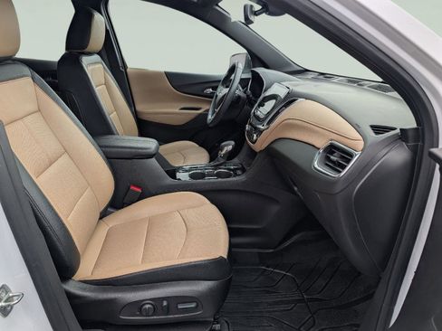 Used 2023 Chevrolet Equinox Premier image 18