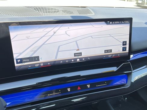 Used 2025 BMW i5 xDrive40 w/ Premium Package image 21