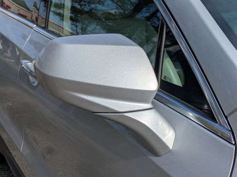 Used 2019 Cadillac XT4 Luxury w/ Cold Weather Package image 10