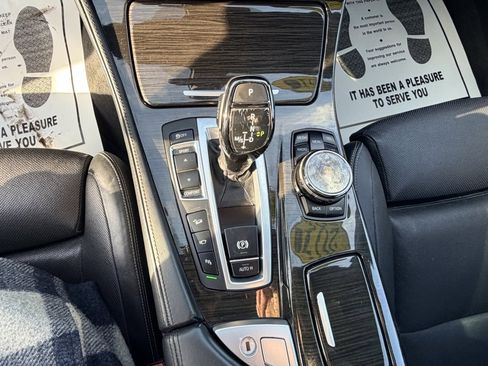 Used 2016 BMW 550i xDrive Sedan image 19