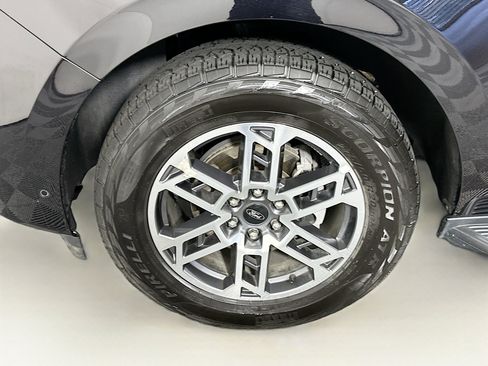 Used 2025 Ford Expedition Active AWD/4WD image 11