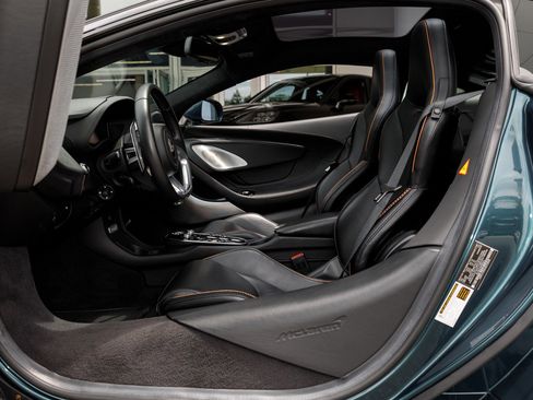 Used 2023 McLaren GT RWD image 44