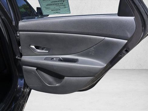 Used 2021 Hyundai Elantra SEL FWD image 25