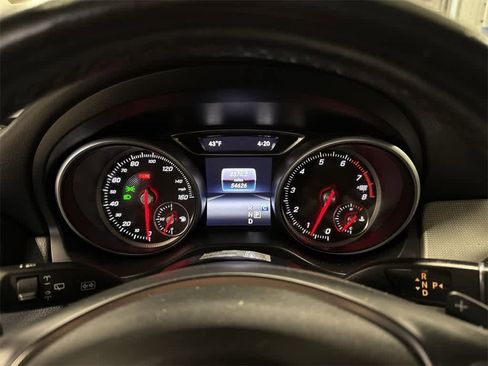 Used 2019 Mercedes-Benz GLA 250 4MATIC image 33