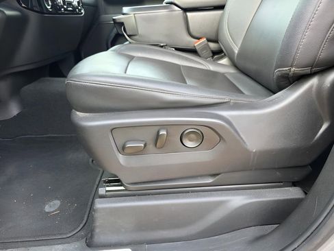 Used 2024 GMC Sierra 1500 SLT image 21