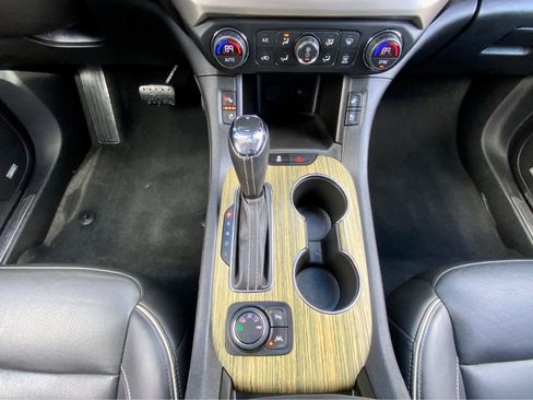 Used 2019 GMC Acadia Denali image 44