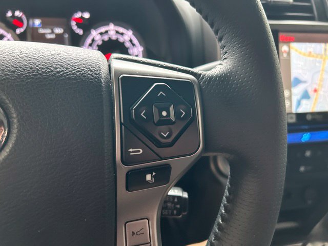 Used 2022 Toyota 4Runner Limited AWD/4WD image 23