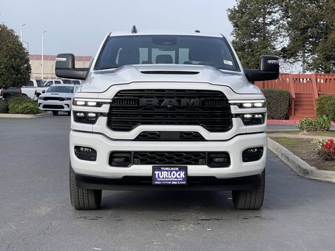 New 2026 RAM 2500 Laramie AWD/4WD image 4
