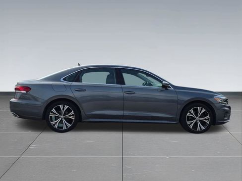 Used 2022 Volkswagen Passat 2.0T SE FWD image 12