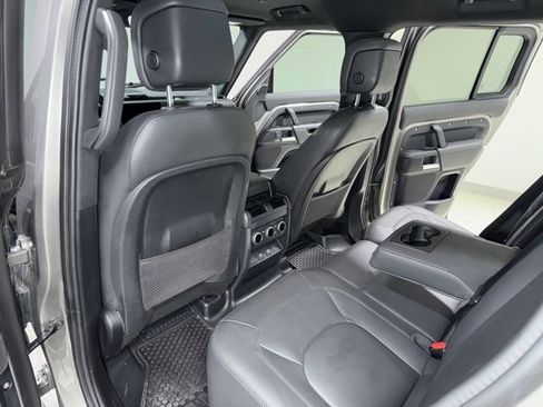 Used 2025 Land Rover Defender 110 S image 25
