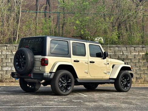 Used 2022 Jeep Wrangler Unlimited Sahara 4xe image 3
