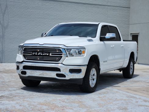 Used 2023 RAM 1500 Laramie AWD/4WD image 4