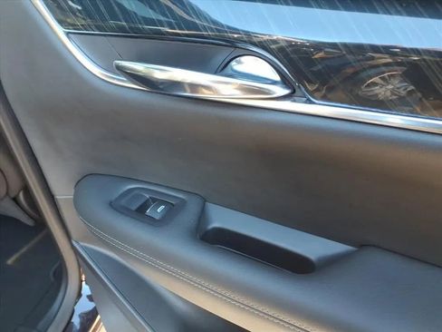 Used 2021 Cadillac XT6 Premium Luxury image 15