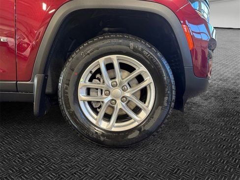 New 2025 Jeep Grand Cherokee 4WD image 11