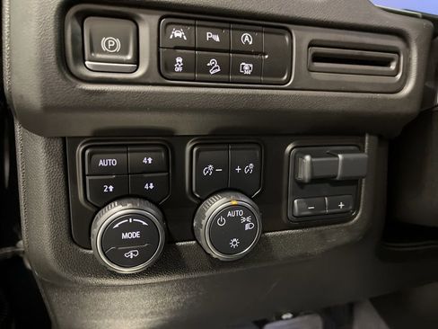 Certified 2024 Chevrolet Suburban Z71 w/ Off-Road Capability Package image 17