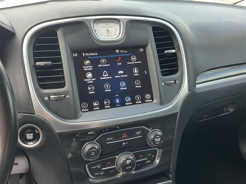 Used 2018 Chrysler 300 Touring w/ Sport Appearance Package image 31